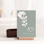 Hochzeit moderner Weiß- und Grünorchideen Tischnummer<br><div class="desc">Moderne Blume mit grünen und weißen Orchideen Hochzeiten Tischnummern - elegantes monochromes botanisches Design. Erleben Sie Ihre Hochzeitsfeier mit unseren modernen weisschen, grünen und weißen Tischnummern, die den zeitlosen Reiz der weißen Orchideen bewahren. Das minimalistische Design vereint die Eleganz dieser Blüten und schafft ein anspruchsvolles botanisches Meisterwerk. Mit dem Zusatz...</div>