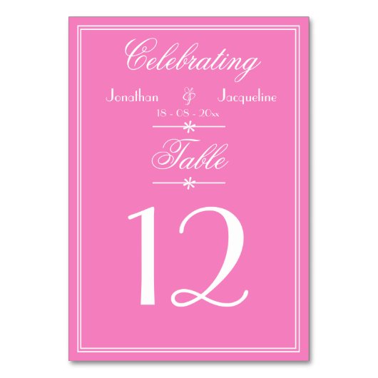 Hochzeit Modernes Design Name Script Chic Cool Pin Tischnummer (Vorderseite)