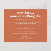 Hochzeit Neues Datum das Gleiche wie alles andere  Ankündigungspostkarte (Vorderseite)
