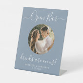 Hochzeit Open Bar Personalisiert Dusty Blue Foto Sockelschild (Vorderseite)