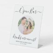 Hochzeit Open Bar Personalisiert Modernes Foto Sockelschild (Vorderseite)