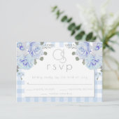 Hochzeit RSVP | Monogram Blue Gingham Floral Karte (Stehend Vorderseite)