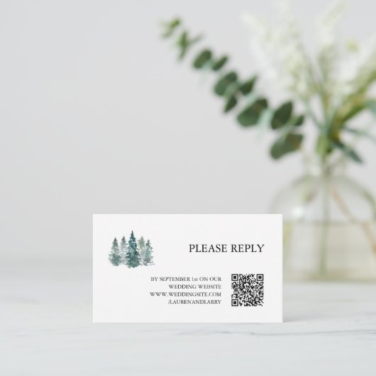 Hochzeit RSVP QR-Code Rustikale Grüne Pinienbäume Begleitkarte (Stehend Vorderseite)