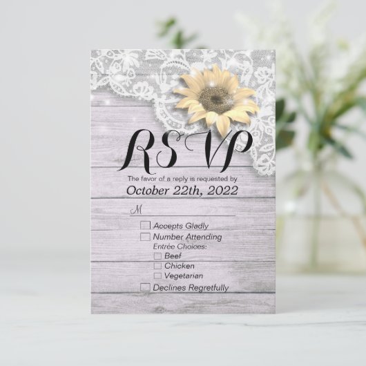 Hochzeit RSVP Reply Chic Lace Sonnenblumenleuchten (Stehend Vorderseite)