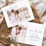 Hochzeit Speichern Sie das Date-Foto Minimalistisc Save The Date<br><div class="desc">Hochzeit Speichern Sie die Datumskarten,  die ein Foto auf der Vorder- und Rückseite haben. Die Save the Date-Karten enthalten eine moderne,  handgeschriebene,  kursive Schriftzeichen-Typografie,  die elegant,  einfach und modern nach einem einfachen Hochzeitstag-Fest zu verwenden sind.</div>