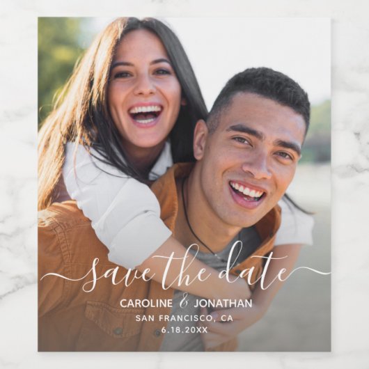 Hochzeit Speichern Sie das Date Foto Script Callig Weinetikett (Einzelnes Label)