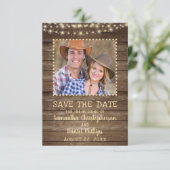 Hochzeit speichern Sie das Datum Rustikale Holzleu Save The Date (Stehend Vorderseite)