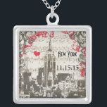 Hochzeit Vintage New York City Anniversary Necklac Versilberte Kette<br><div class="desc">Wirbel Hochzeitseinladungen - passende Programme,  Menus,  Sitzkarten,  Beilagen von Karten und mehr Schwarze Damaskals Einladungen für Hochzeiten,  UAWG-Karten und Menü - Sie wählen Papier schwarze Damaske Grenzen Hochzeitsmenü Schwarze Damaskaden Einladungen für Hochzeitsfeiern -Save the Date - Antwortkarten - Karten einfügen - Sitzkarten - Hochzeitsmenüs und vieles mehr.</div>