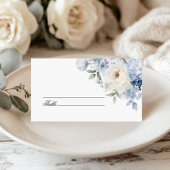 Hochzeit von blauen und weißen Blume Platzkarte