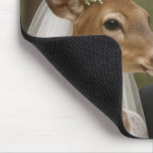 Hochzeit von Bock und Reh im Wald Mousepad (Ecke)