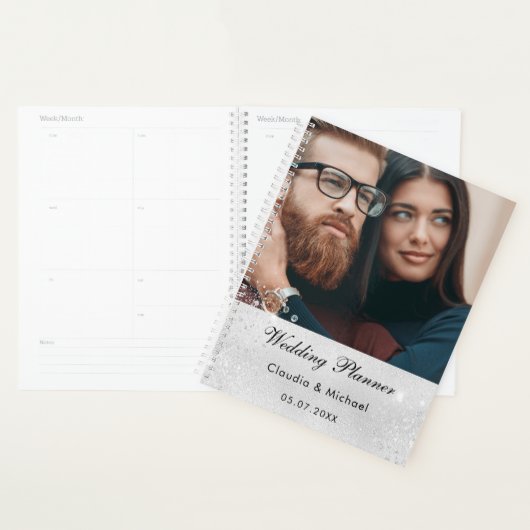 Hochzeit von Brautpaaren mit Silberner Glitzer Planer (Anzeige)