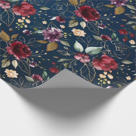 Hochzeit von Burgund Navy Blush Floral Geschenkpapier (Ecke)