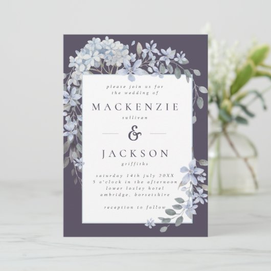 Hochzeit von dunkelblauen Blütenrahmen Einladung (Stehend Vorderseite)