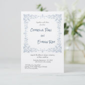 Hochzeit von Dusty Blue Floral Einladung (Stehend Vorderseite)