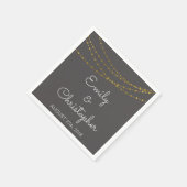 Hochzeit von Holzkohle- und Goldfilm-String-Lights Serviette (Ecke)