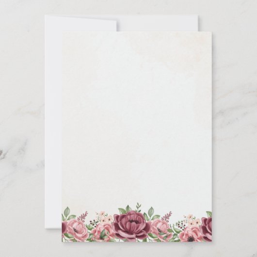 Hochzeit von Maroon und Gold Floral Einladung (Rückseite)