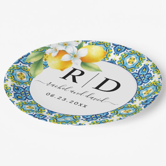 Hochzeit von mediterranen Kacheln und Zitronen Pappteller (Schrägansicht)