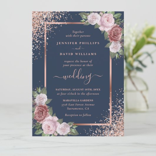 Hochzeit von Navy Blue Blush and Rose Gold Glitzer Einladung (Stehend Vorderseite)