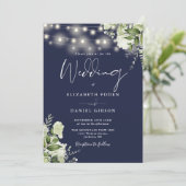 Hochzeit von Navy Blue String Lights Floral Monogr Einladung (Stehend Vorderseite)