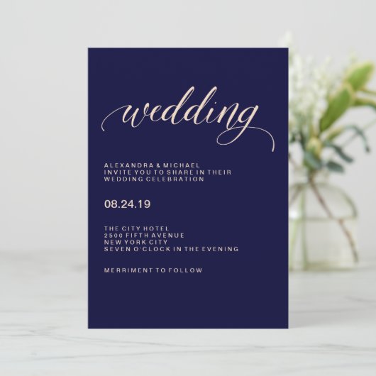Hochzeit von Navy Blue und Blush Pink Einladung (Stehend Vorderseite)