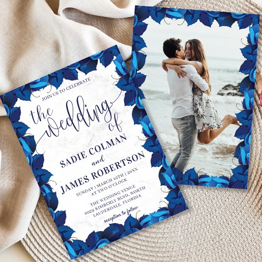 Hochzeit von Navy Blue und White Floral Foto Einladung