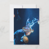 Hochzeit von Navy Blue Underwater Jellyfish RSVP Karte (Rückseite)