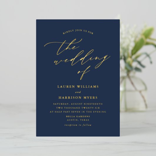Hochzeit von Navy und Gold Script-Fotos Folieneinladung (Stehend vorne)