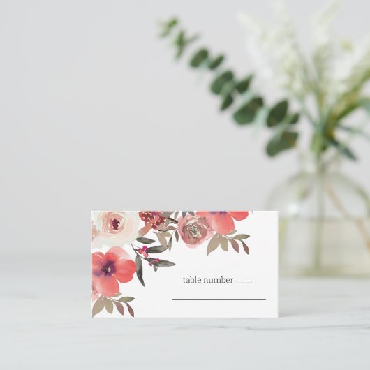 Hochzeit von Red Blush Bloral Rose Platzkarte (Stehend Vorderseite)