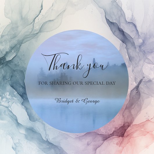 Hochzeit von staubblauer Waldlandschaft Runder Aufkleber