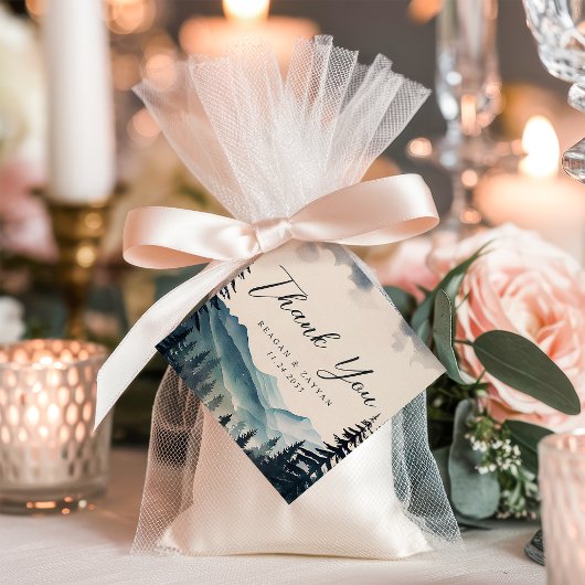 Hochzeit von Wasserfarben Pine Tree Mountain Viele Geschenkanhänger