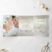 Hochzeit Weiße Schwäne Creme Pearl Lace Damask 3 Dreifach Gefaltete Einladung (Innenseite)