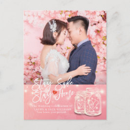 Hochzeitaufschub Bleibe Zuhause und Bleibe sichere Ankündigungspostkarte