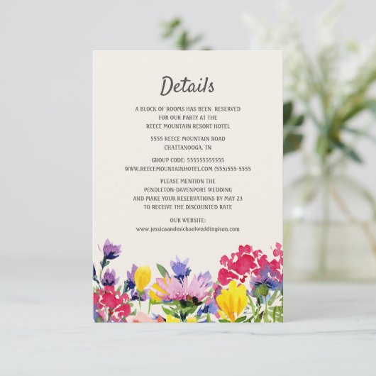 Hochzeitdetails Wasserfarben Wildblumen Boho Flora Begleitkarte (Stehend Vorderseite)