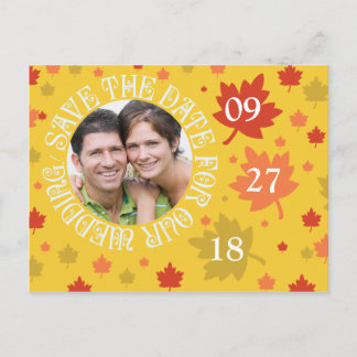 Hochzeiten im Herbst speichern die Termine für Her Ankündigungspostkarte