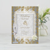 Hochzeitgoldene, weiße, antike Spitzen-Blumenzwieb Einladung (Stehend Vorderseite)