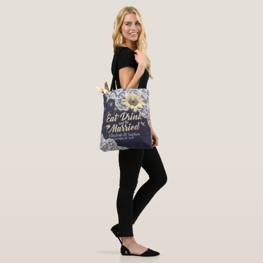 Hochzeitliche Begrüßung Sonnenblumen Chic String L Tasche (Am Model)