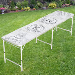 Hochzeitliche, saubere, weiße Marmorbezeichnung &  Beer Pong Tisch<br><div class="desc">Feiern Sie stilvoll mit dem hochzeitgemäßen, modernen Bierpong aus weißem Marmor, einer Mischung aus Eleganz und personalisierter Eleganz. Dieser Tisch mit seinem weißen Marmordesign und seinen Namen und Initialen strahlt ein Gefühl zeitloser Schönheit und Modernität aus. Das elegante und raffinierte Erscheinungsbild verleiht Ihren Hochzeitsfestlichkeiten eine exquisite Touch und steigert das...</div>