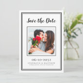 Hochzeitliche Verlobung Couple Foto Modernes Weiß Save The Date (Stehend Vorderseite)
