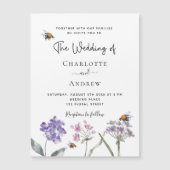 Hochzeitliche Wildblumen violett-rosa Biene Magneteinladung (Vorderseite)
