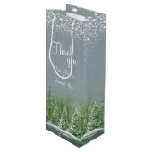 Hochzeitliche Winterpinienbäume, grüne graue Kunst Geschenktüte Für Weinflaschen (Vorderseite Schrägansicht)