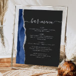 Hochzeitmenü Bar Navy Blue Silver Agate Dark Poster<br><div class="desc">Ein elegantes Zeichen für Ihr Hochzeitsmenü. Die Worte "Bar menu" erscheinen in silbergrauer Handschrift Kalligrafie mit Swashes am Anfang und Ende, mit anpassbarem Text unten. Ein marineblaues Aquarelldesign mit silberfarbenem Glitzer aus Imitat schmückt den links Rahmen auf einem schwarzen Tonschiefer. In unserer Kollektion finden Sie die passende Hochzeitseinladung und das...</div>