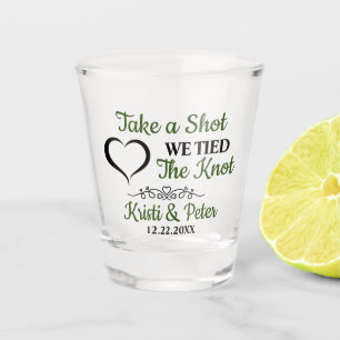 Hochzeits-Toast: Ein Shot Schnapsglas
