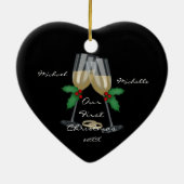 Hochzeits-Toast unsere erste Weihnachtsverzierung Keramikornament (Hinten)