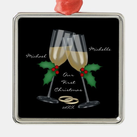 Hochzeits-Toast unsere erste Weihnachtsverzierung Ornament Aus Metall (Vorne)