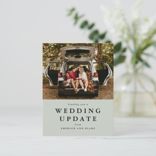 Hochzeitsaktualisierung ändert das Datum des grüne Postkarte (Stehend Vorderseite)