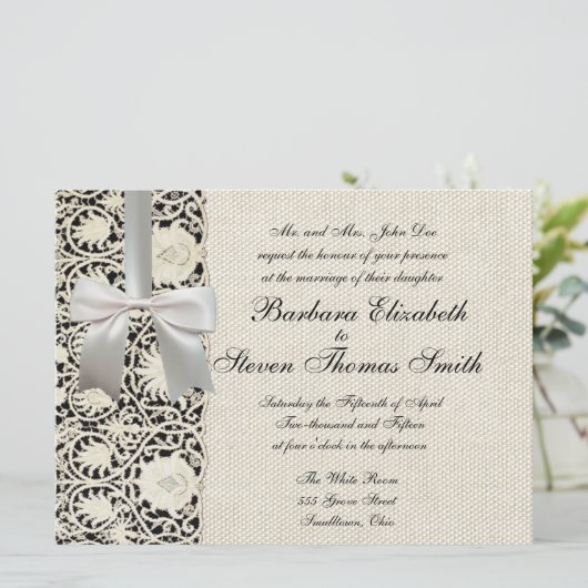 Hochzeitsantike Spitzen Linen Weiße klassische Hüb Einladung (Stehend Vorderseite)