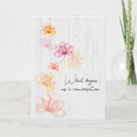 Hochzeitsblumen auf weißgetünstem Holz