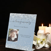 Hochzeitsdenkmal in dunkelblauem Foto Sockelschild