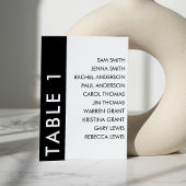 Hochzeitsdiagramm auf schwarz-weißer Seite Tischnummer