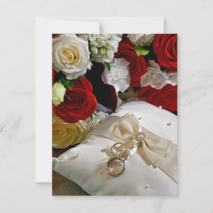 Hochzeitseinladung mit Rosen und Ringen auf der Vo Einladung